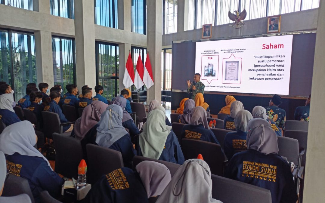 Prodi Ekonomi Syari’ah Lakukan Kuliah Lapangan di BEI dan OJK Surabaya