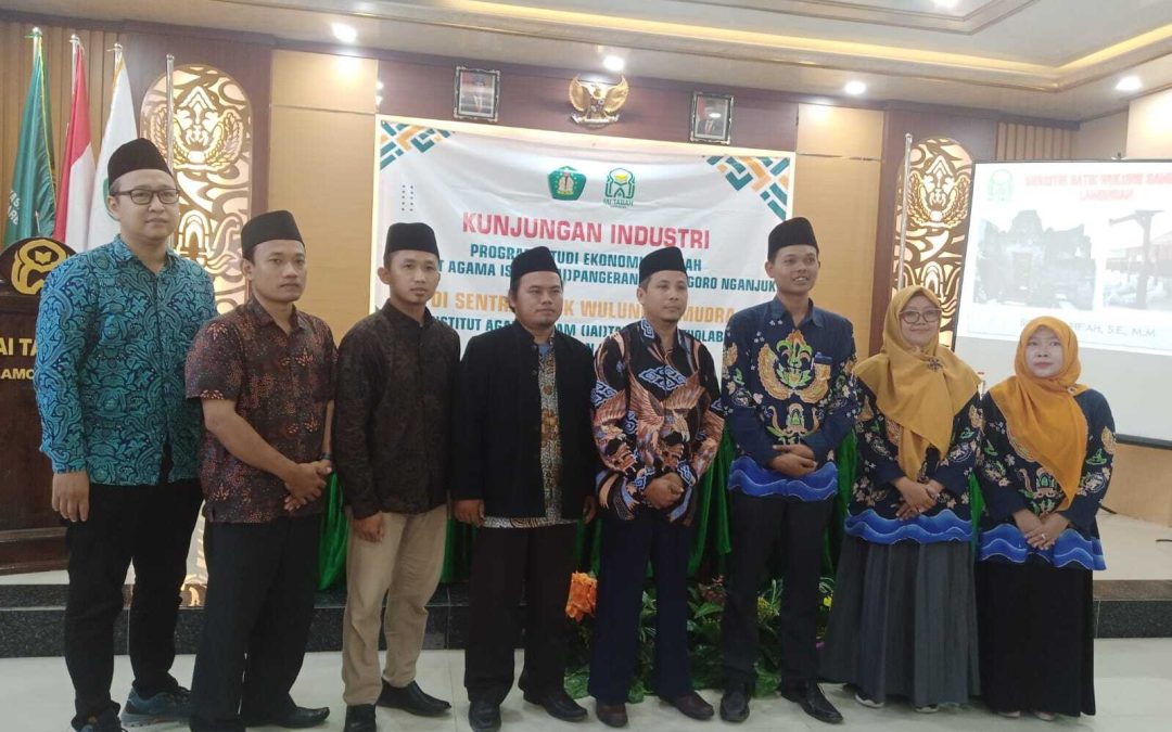 Prodi Ekonomi Syariah IAI Nganjuk Belajar Batik Wulung Samudra di FEBI IAI TABAH